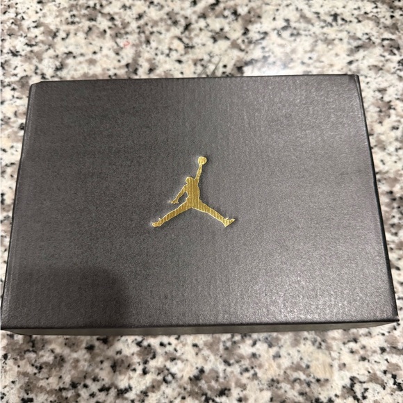 Jordan 11 - Black Velvet - Picture 5 of 5